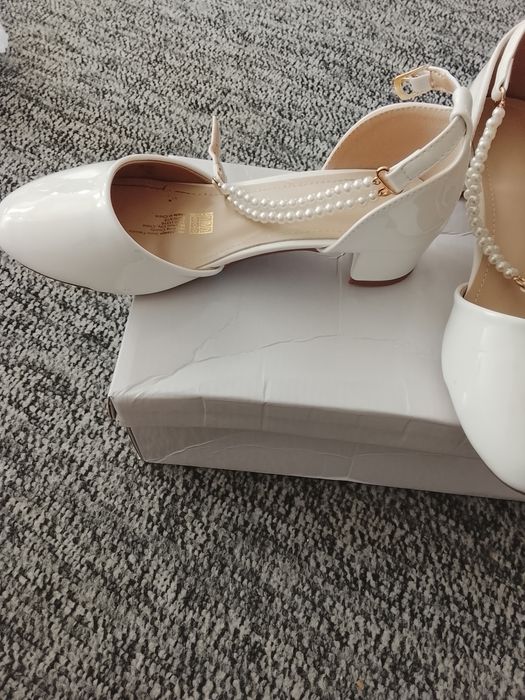 Pantofi eleganti fetite