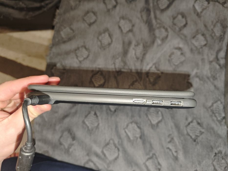 (Цена по договаряне !)Лаптоп/Таблет има Тъчскрийн Dell latitude 3190 2