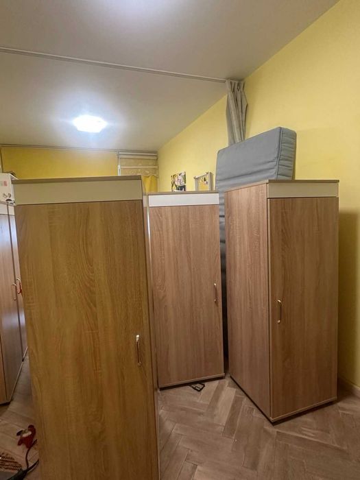 Високи шкафове/гардероби-8 бр.
