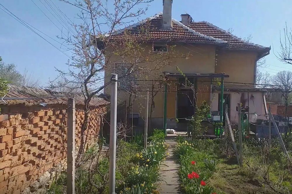 Продава се Къща в с. Рогозен, Област Враца - 100 кв.м за 450 €/кв.м - Снимка #10