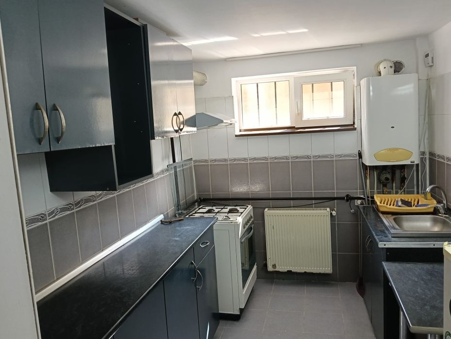 Închiriez apartment