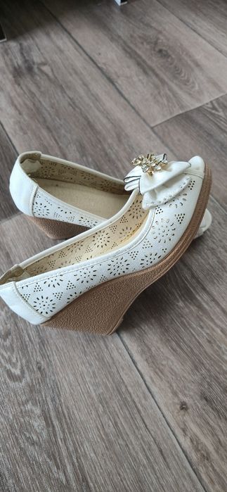 Продам Туфли женские