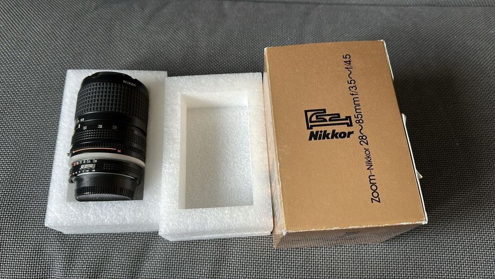 Nikon NOS, 28-85mm, anii 80, la cutie, nefolosit