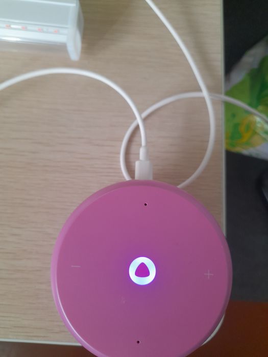 Колонка алиса с часами