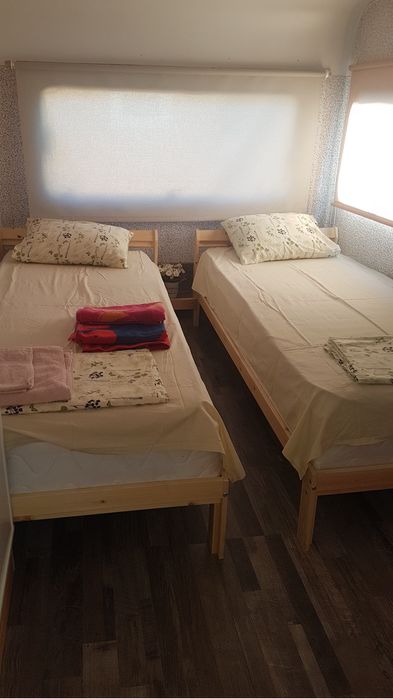 Продавам каравана Холидей на къмпинг Арапя