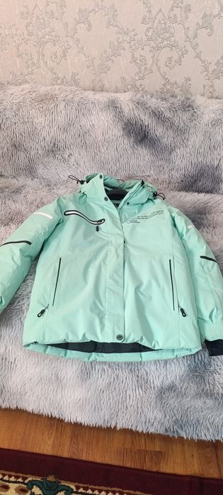 Горнолыжная куртка