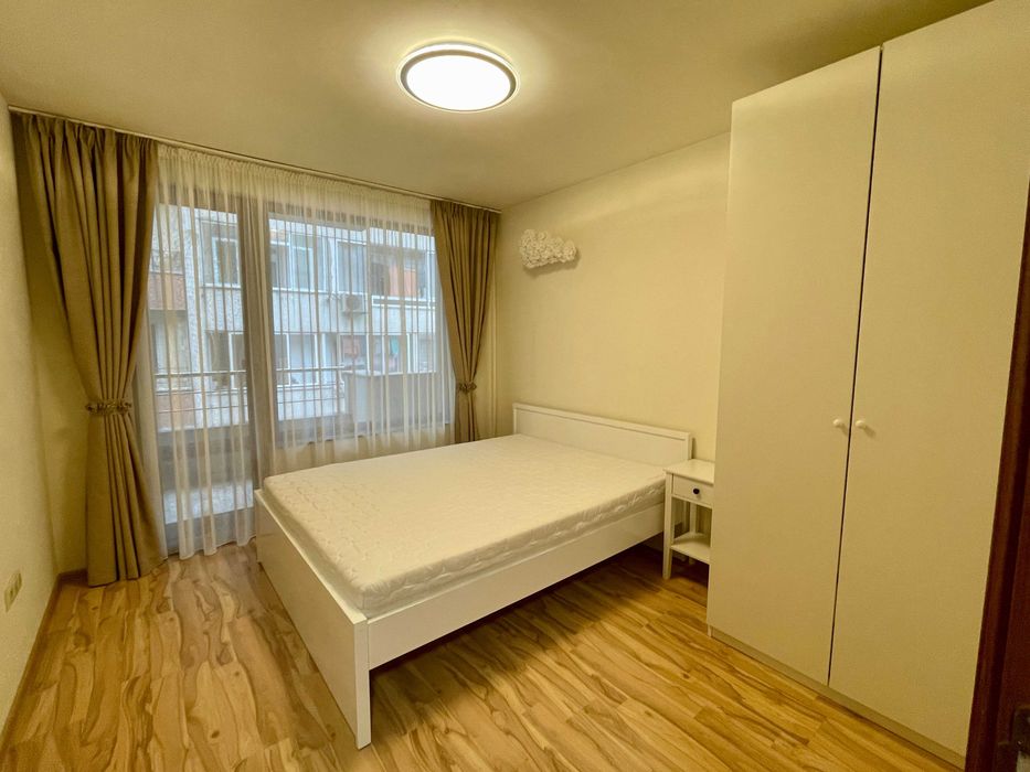 Дава се под наем Тристаен апартамент в Варна, Център - 87 кв.м за 714 € - Снимка #21