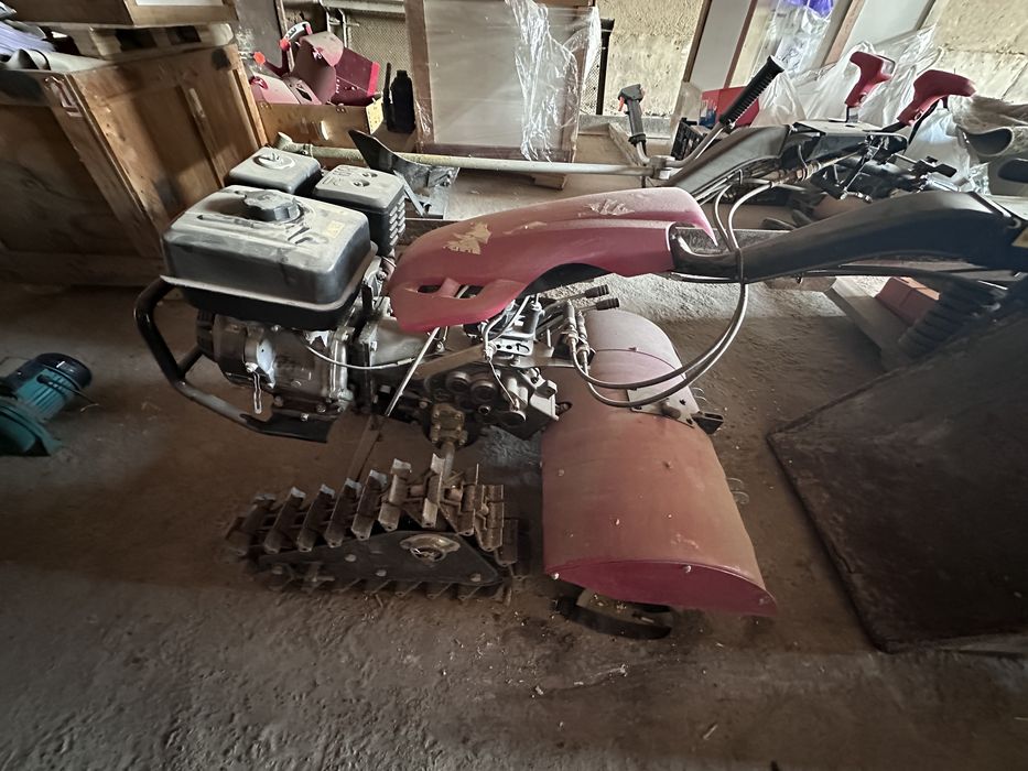 Мини трактор для использования в бытия