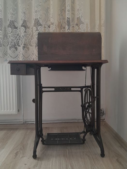 Mașină de cusut Singer