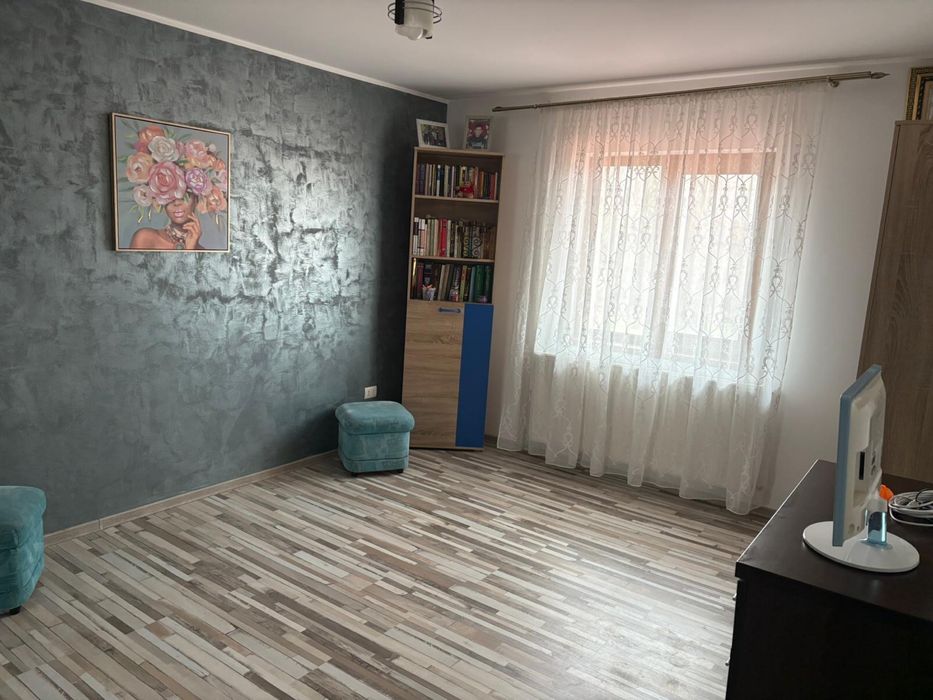 Vând/Schimb casă Buhuși – 4 camere, 195 mp | Accept ap. 2 camere + diferență