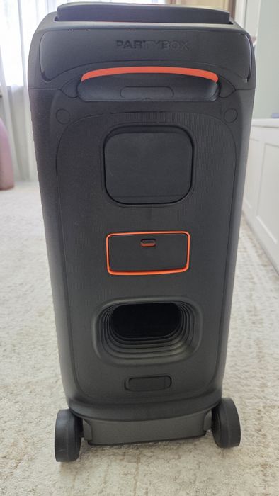 JBL partybox 320 с микрофонами