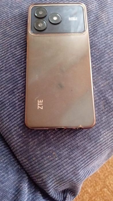 Продам телефон zte
