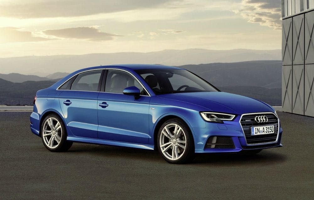 Vând Audi albastru decent