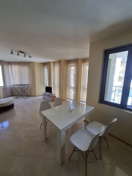 Дава се под наем Двустаен апартамент в Поморие - 75 кв.м за 2593.35 € - Снимка #1