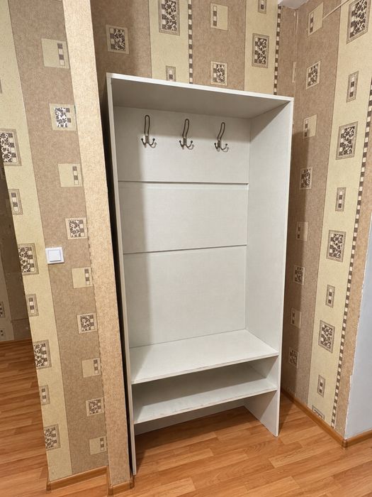Продам прихожию и электрическую плиту