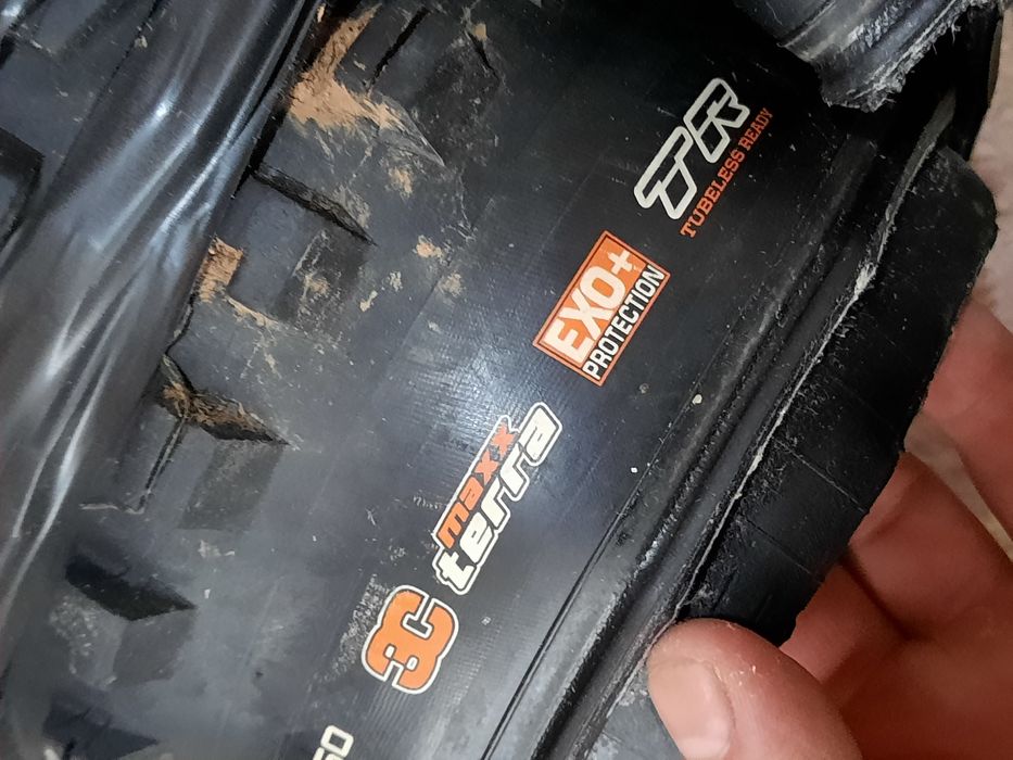 Vând cauciucuri maxxis 29 2.6