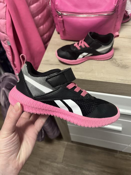Маратонки Reebok за момиче.