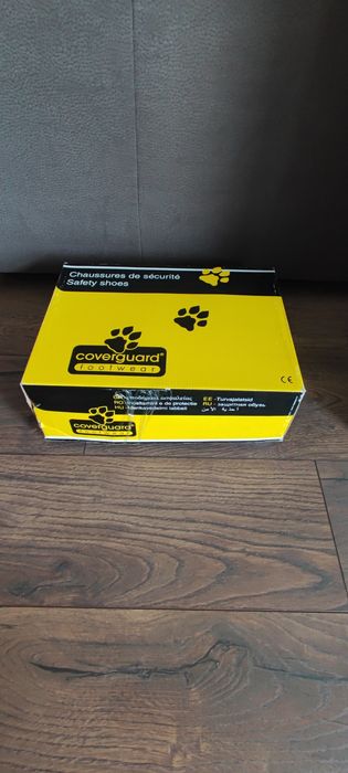 Работни обувки - чисто нови.