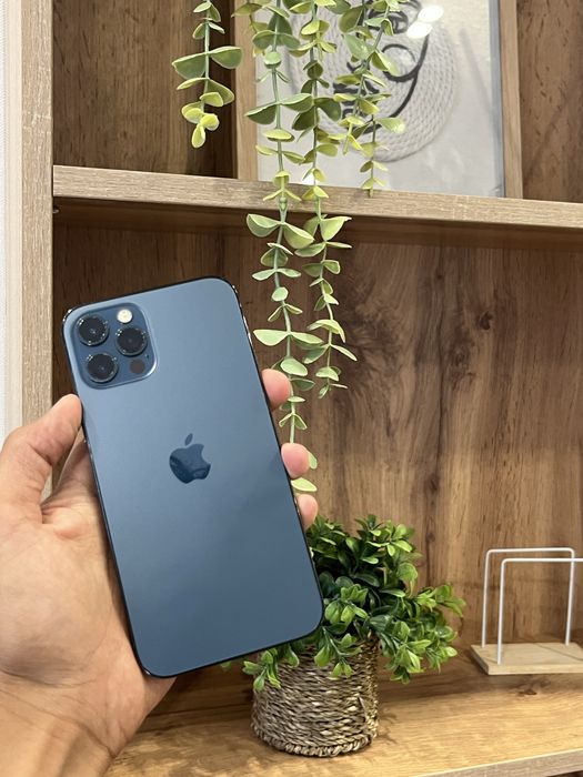 Телефон iPhone 12 Pro