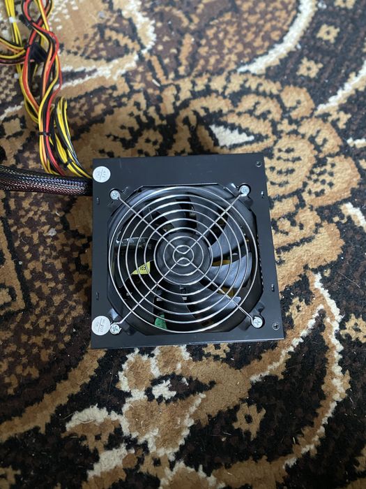Sursa de 550w de la ENERGON
