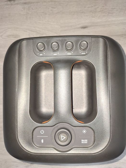 Vând boxă Jbl partybox encore