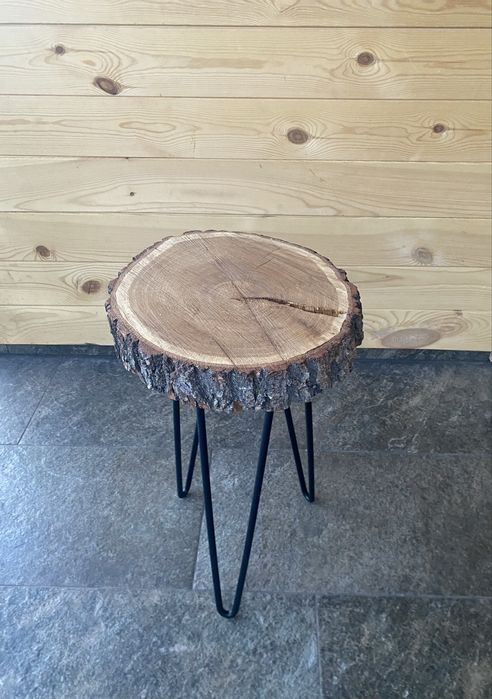 Столик из натурального дерева
