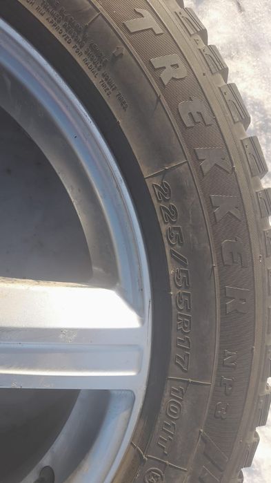 Продам шины с дисками комлект