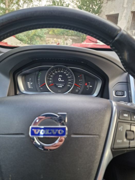 Volvo XC 60 cu distribuția noua!!!