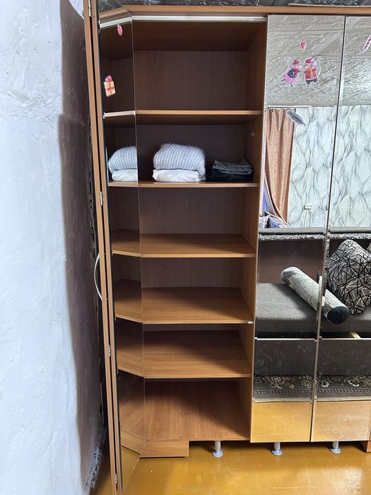 Продам шкаф с зеркалами