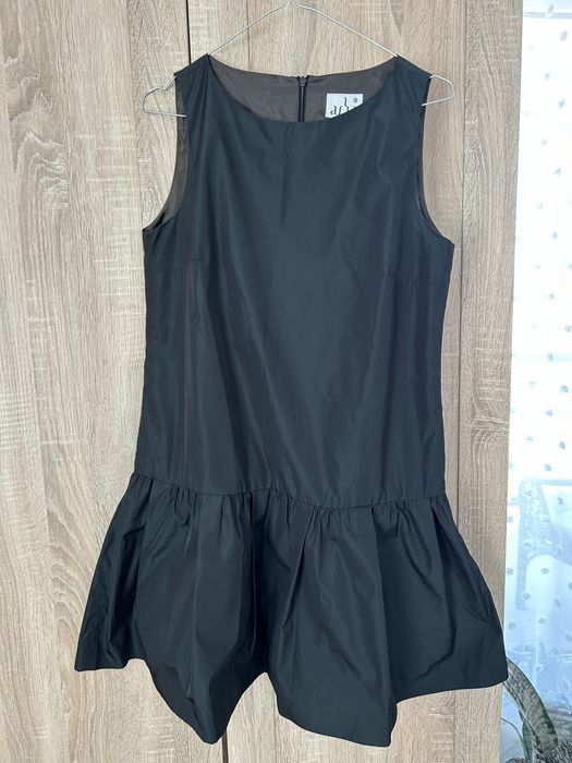 Rochie neagra cu reflexe verde inchis