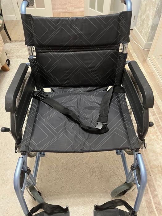 Инвалидная коляска в хорошем состоянии