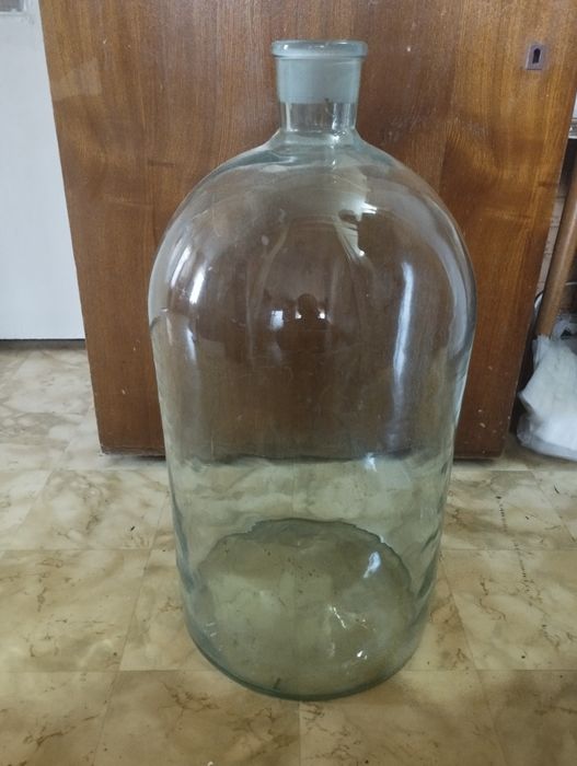 Бутыль стеклянный