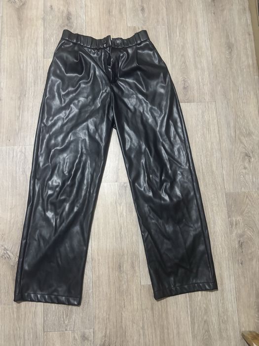 Кожанные штаны в хорошем состоянии