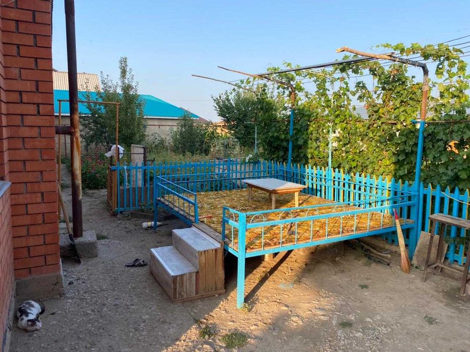 Отличные соседи, отличная цена.