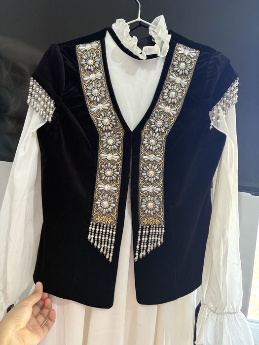 Қазақша көйлек кажекейімен сатылады!!