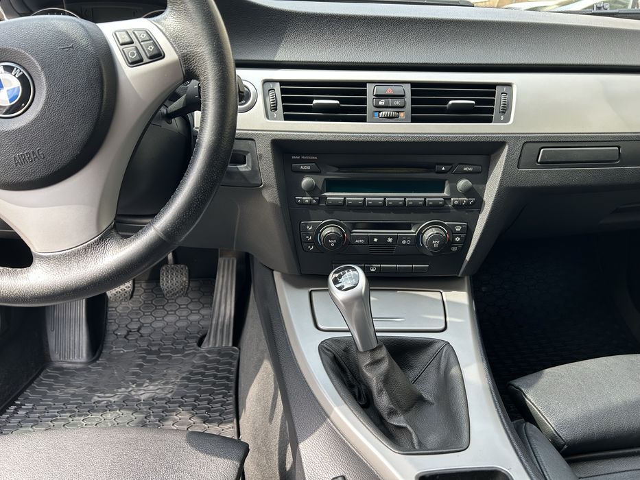 BMW 320 i в много добро състояние
