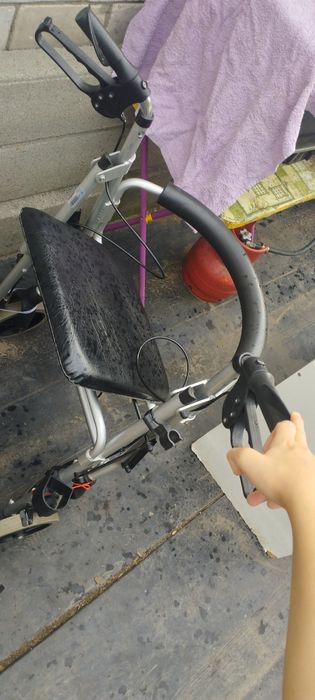 Продам ходунки для пожилых людей