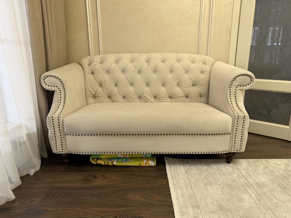 Продам 2 дивана в классическом стиле