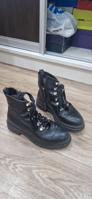 Женская обувь 23.5см