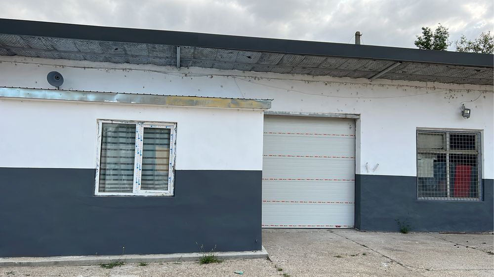 Inchiriez hala 100 mp