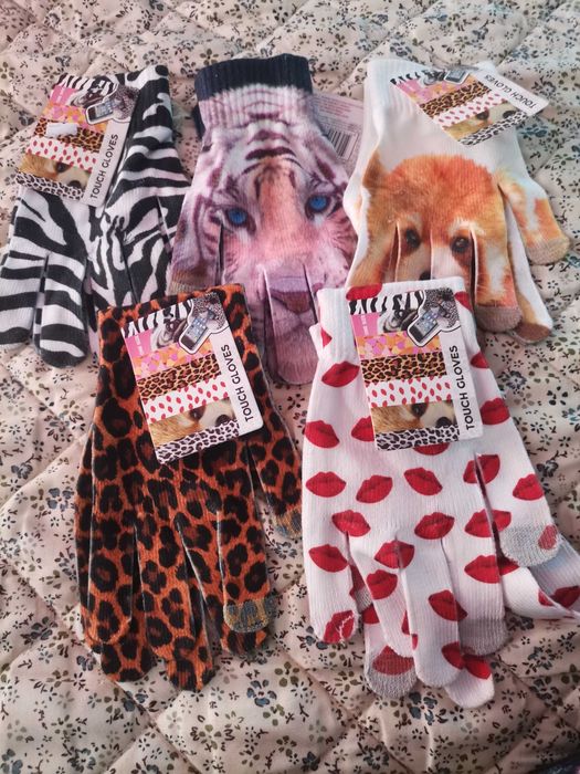 Комплекти със сензорни  ръкавици на едро и дребно