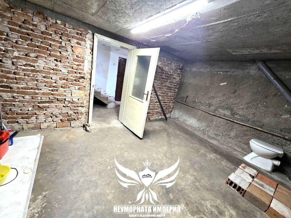 Продава се Къща в Асеновград - 324 кв.м за 831 €/кв.м - Снимка #12