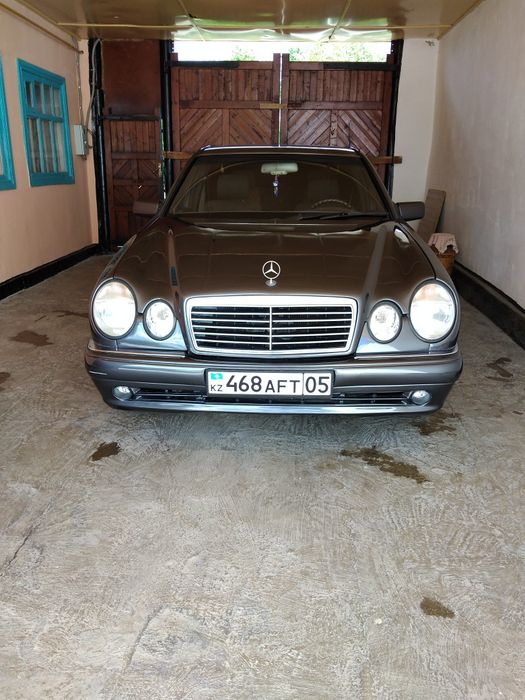 Mercedes Benz W210