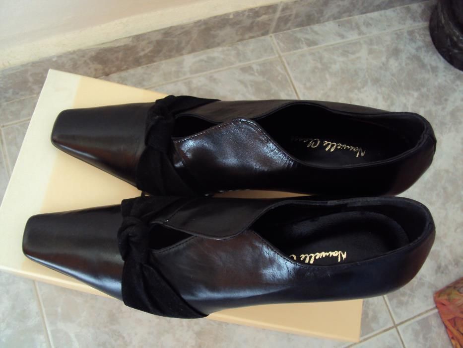 Продавам нови италиански елегантни обувки от естествена кожа . Нови !