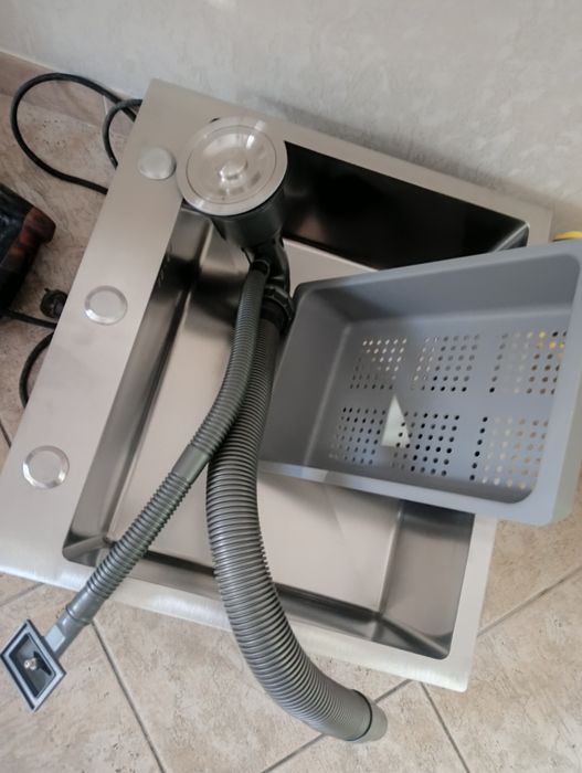 Продам сифон новый в сборе