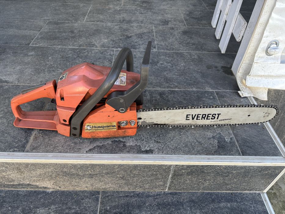 Drujba Husqvarna 137 originala, in stare buna de functionare.