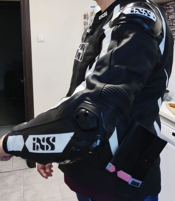 Яке кожа  IXS RS-1000 най висок клас