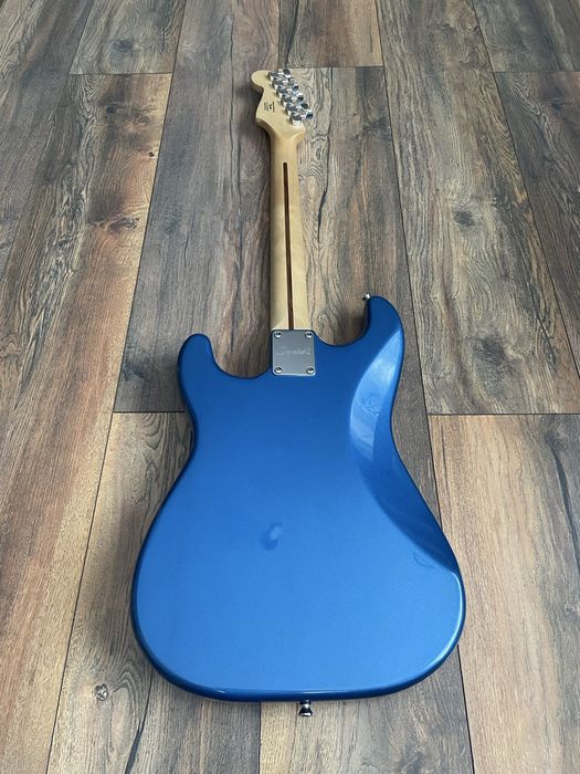 Электрогитара Squier stratocaster