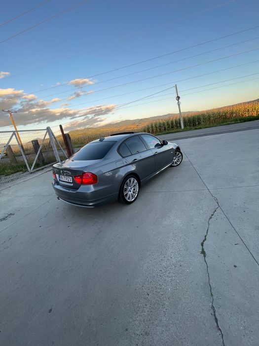 BMW E90 lci Facelift .An 2012. Motor 2.0 d 184 cp  filtru activ. 290 mi km reali. Cutie automata.
