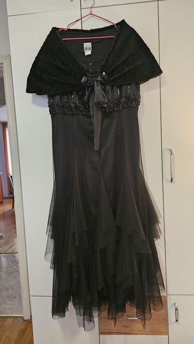 Луксозна дълга черна вечерна рокля